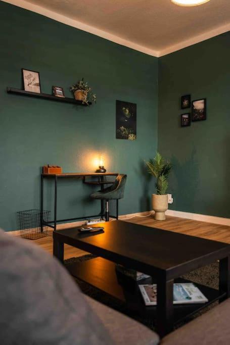 Ferienwohnung Bali Style Mit High Speed Wlan Und Gratis Parkplatz Gera Exterior foto
